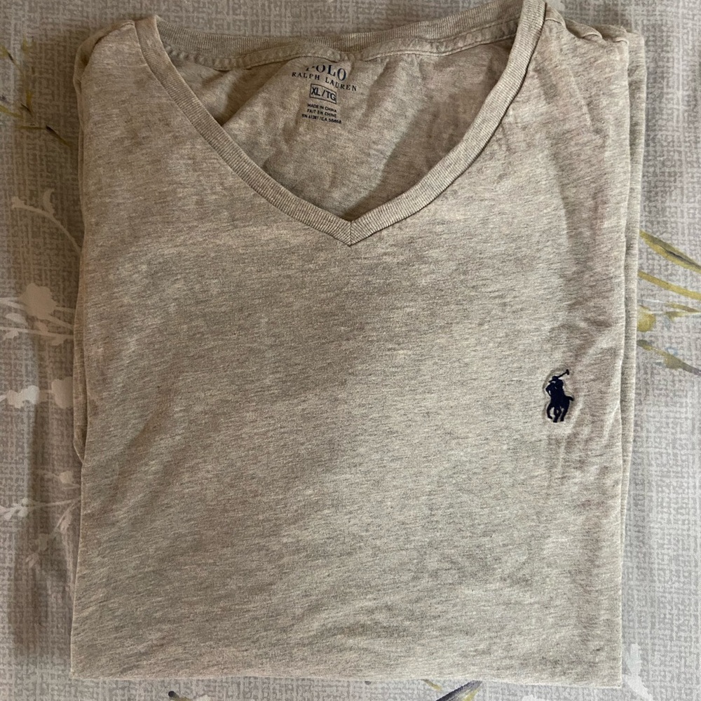 Men’s Polo v-neck